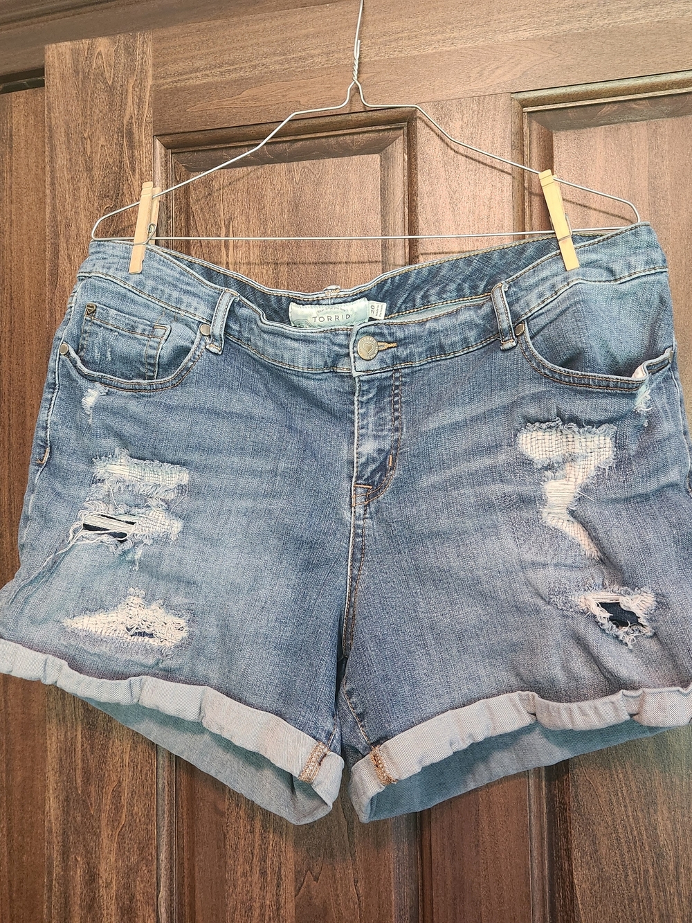 Torrid Women's Distressed Blue Denim Roll-Cuff Shorts Size 20